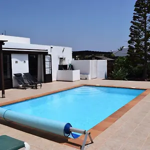 Imogen With New Heated Swimming Pool Villa Playa Blanca (Lanzarote)